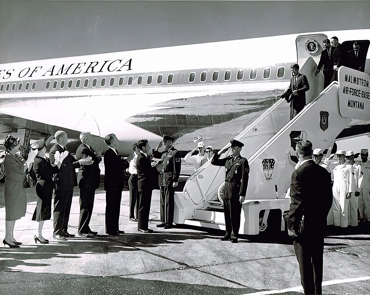 Визит президента Кеннеди на авиабазу Малстром после кубинского кризиса