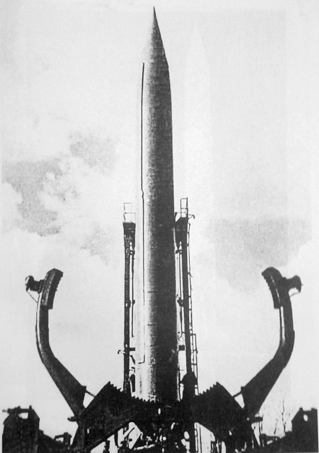 Создатель первой ракеты в ссср. Баллистическая ракета р5м. Ракета р-5 Королев. Р-5 баллистическая ракета. Ракета р5 топливо.
